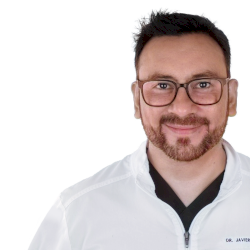 Dr. Javier  Quiñónez 