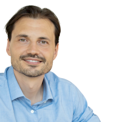 Dr. Matej  Kulis 