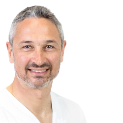 Dr. Roberto  Luongo 